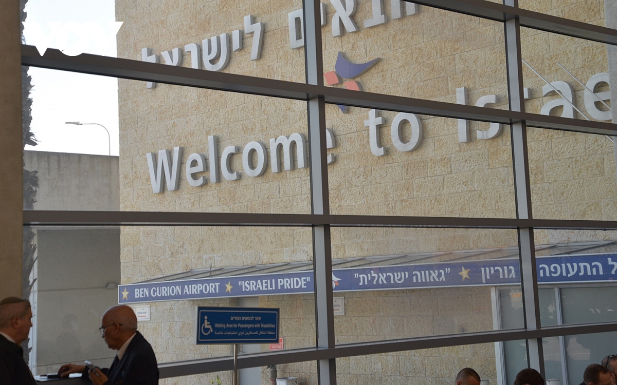 Israel nối lại một phần các chuyến bay thương mại xuất cảnh